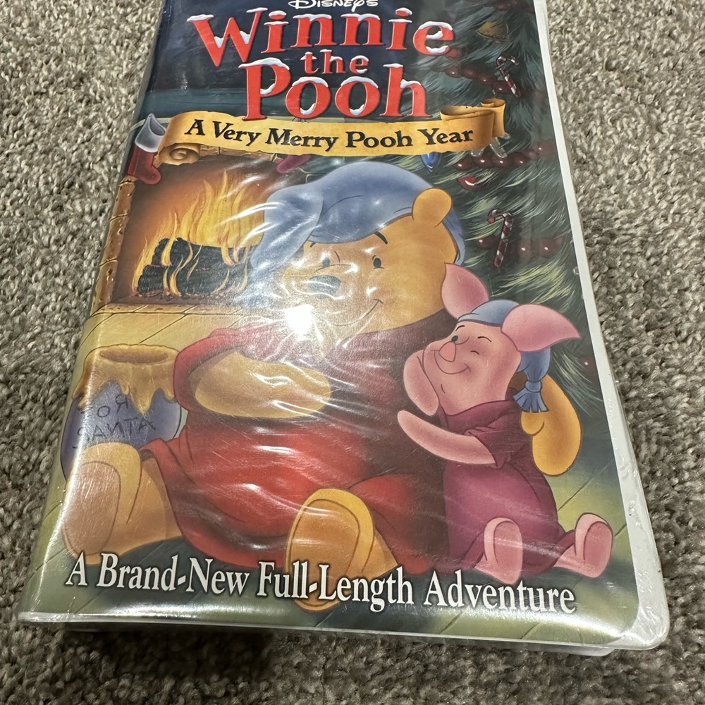 Disney Winnie the Pooh: A Very Merry Pooh Year VHS factory sealed